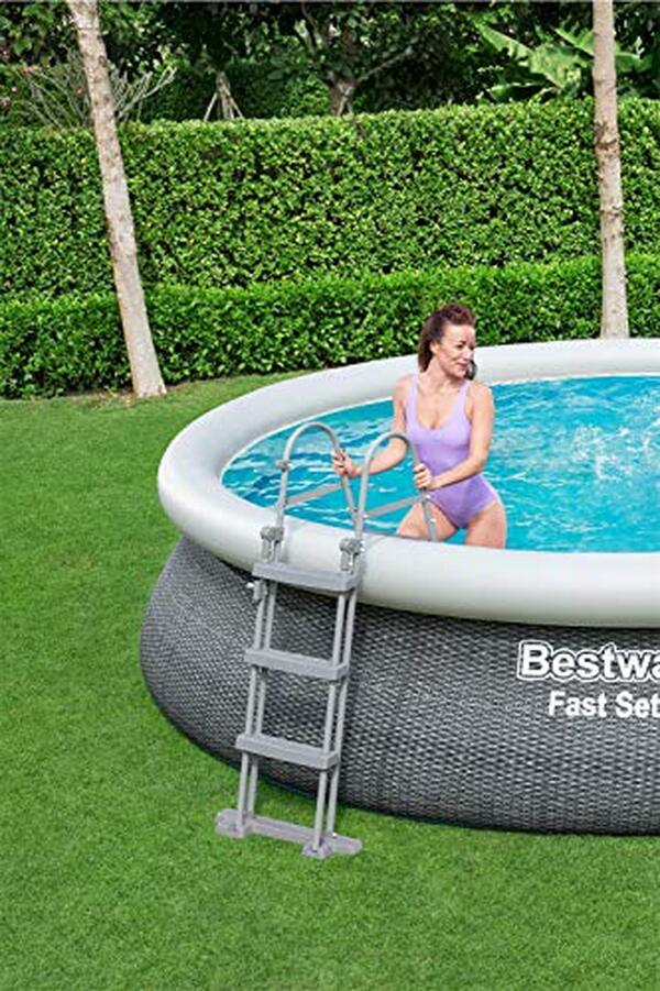Découvrez notre test détaillé de l'échelle de sécurité Bestway 58330. Ses caractéristiques et ses avantages pour sécuriser votre piscine de 107 cm n'auront plus aucun secret pour vous.