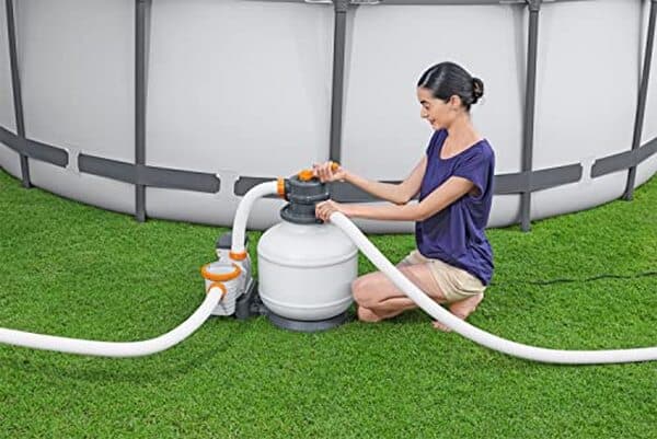 Découvrez notre test détaillé de la pompe à sable Bestway Flowclear 5 678 L : efficacité, installation facile et performance pour une eau de piscine toujours claire et propre.