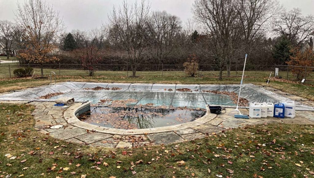 Hivernage piscine : les 5 étapes incontournables