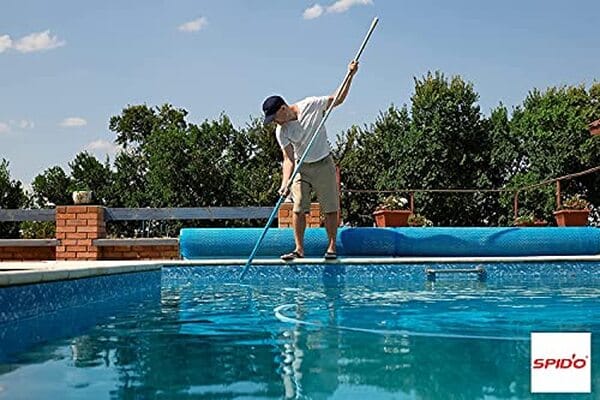 Découvrez notre analyse de la pompe Spid'O SPR 1100 2963 : une solution de filtration puissante et efficace pour maintenir votre piscine propre et accueillante. Plongez dans ses caractéristiques, avantages et performance  !