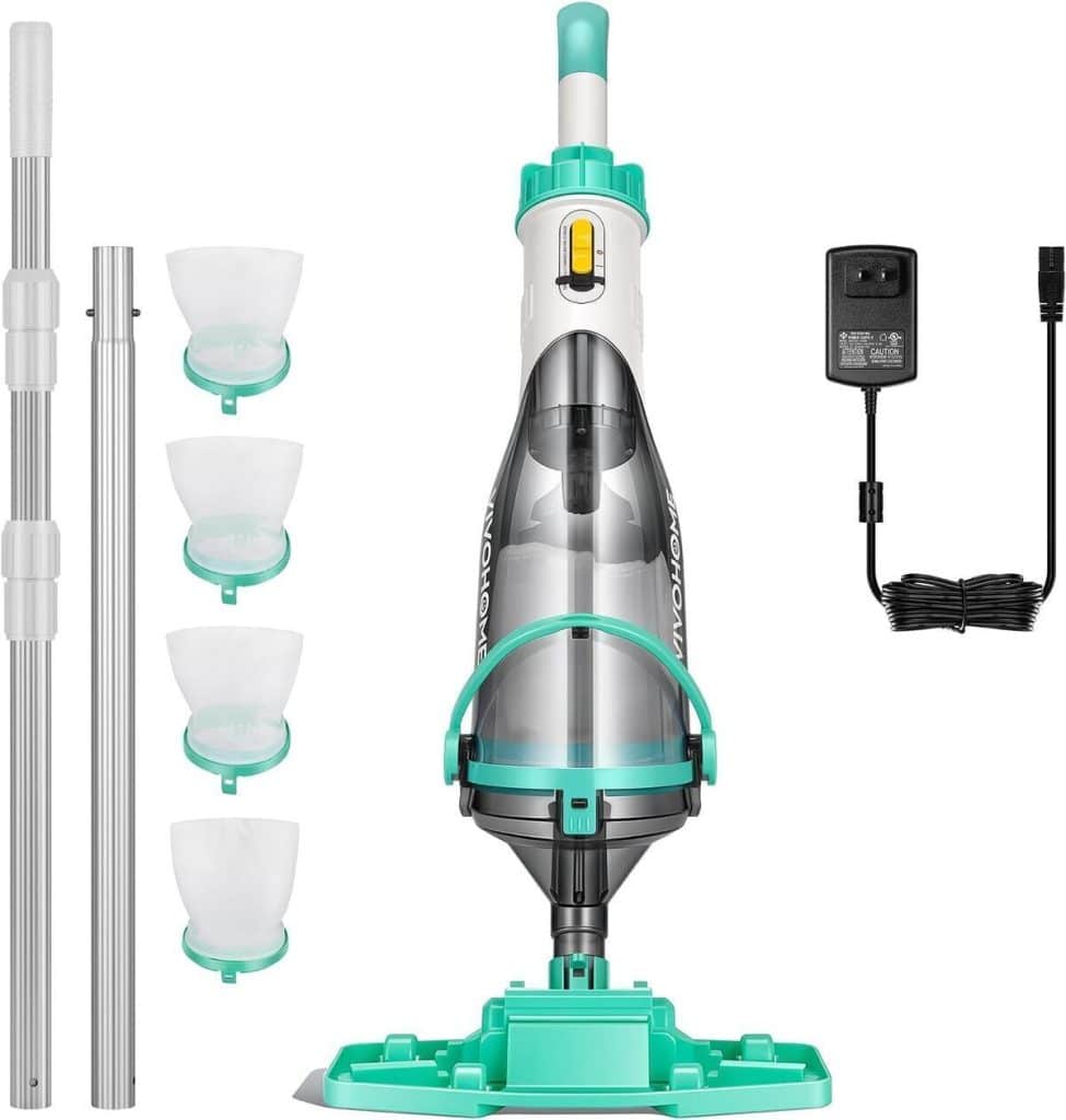 Test de l'aspirateur de piscine sans fil VIVOHOME, poteaux extensibles
